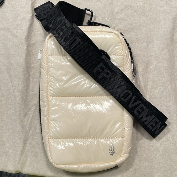 NWOT FP movement high Peak convertible pouch - Picture 1 of 14